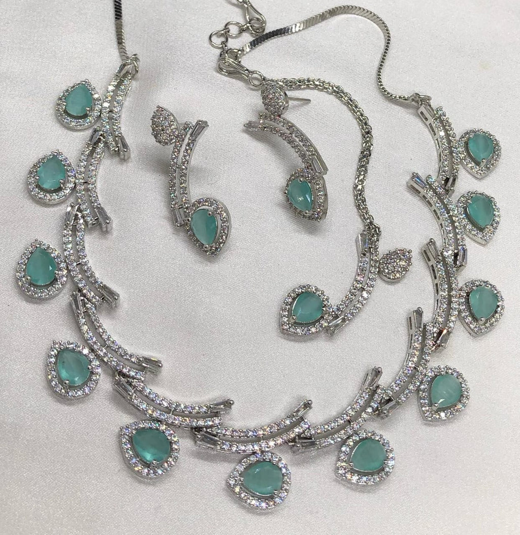 Luxury 4pcs Gold-Plated Jewelry Set for - Sparkling Rhinestone Necklace & Earrings,