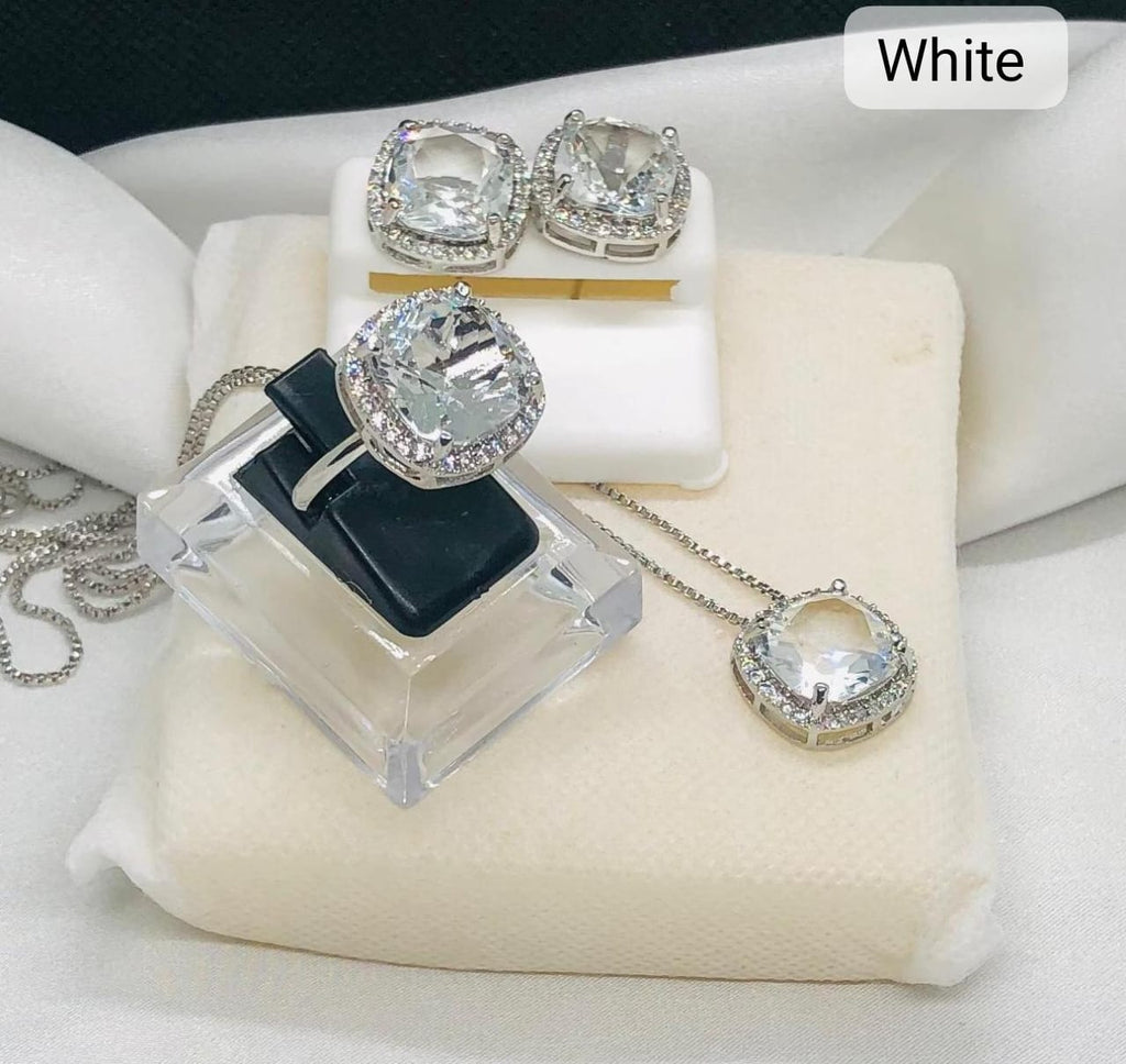 Aesthetic Accessories, Alloy Material Inlaid with Large Sparkling Rhinestones Set, with Necklaces, Rings, And Earrings, Suitable for Daily Wear, Parties, Weddings,