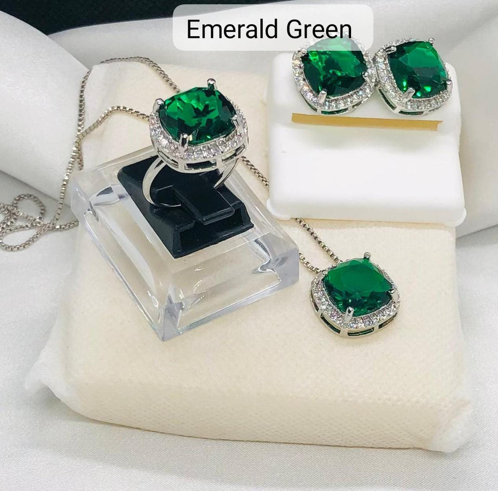 Aesthetic Accessories, Alloy Material Inlaid with Large Sparkling Rhinestones Set, with Necklaces, Rings, And Earrings, Suitable for Daily Wear, Parties, Weddings,