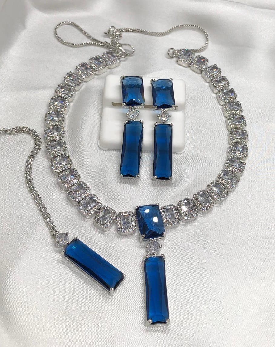 3pcs Elegant Pearl & Rhinestone Jewelry Set - Luxurious Gold-Tone Necklace, Earrings, and Ring with Sparkling