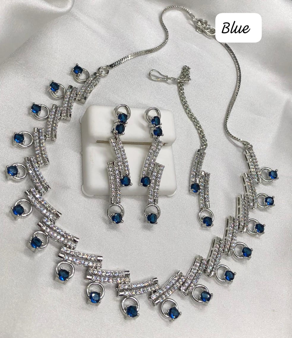 Luxury 4pcs Gold-Plated Jewelry Set for - Sparkling Rhinestone Necklace & Earrings,