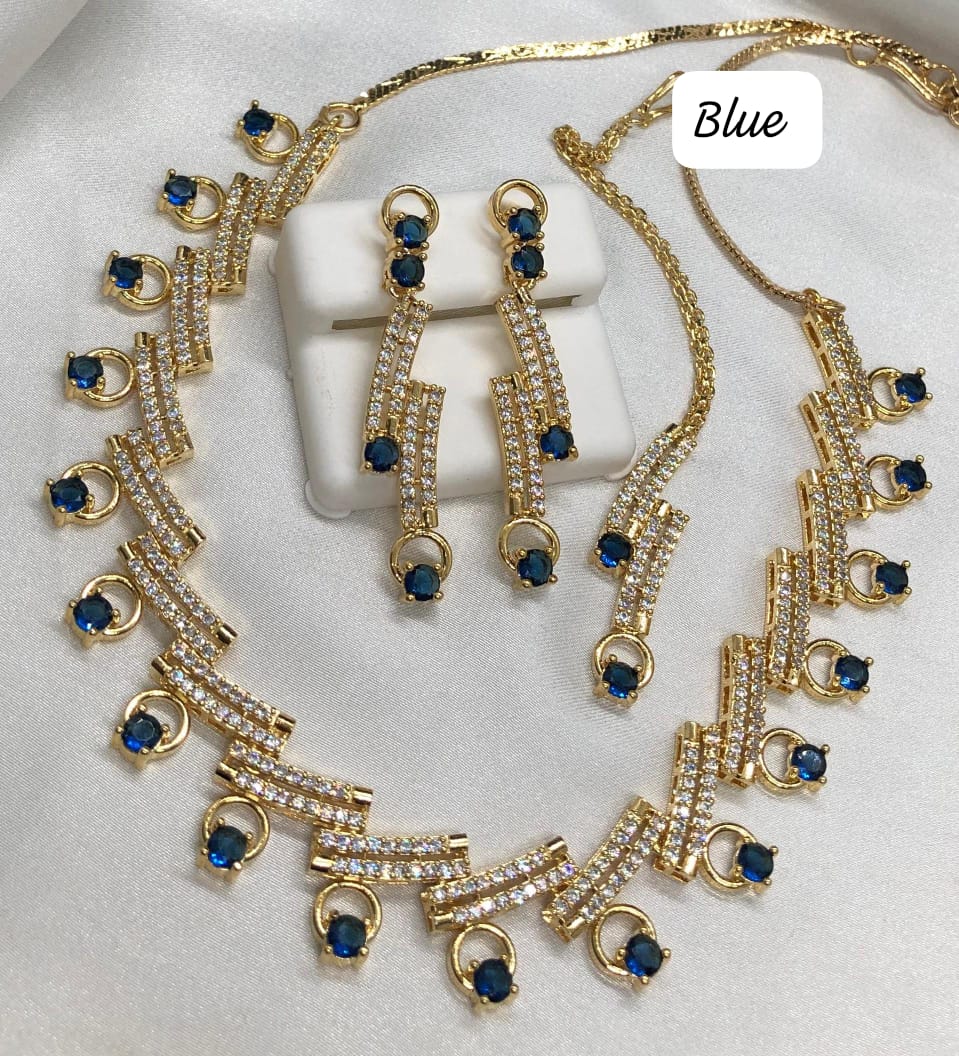 Luxury 4pcs Gold-Plated Jewelry Set for - Sparkling Rhinestone Necklace & Earrings,