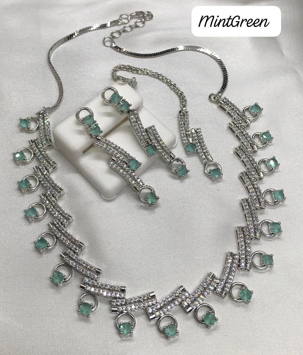 Luxury 4pcs Gold-Plated Jewelry Set for - Sparkling Rhinestone Necklace & Earrings,