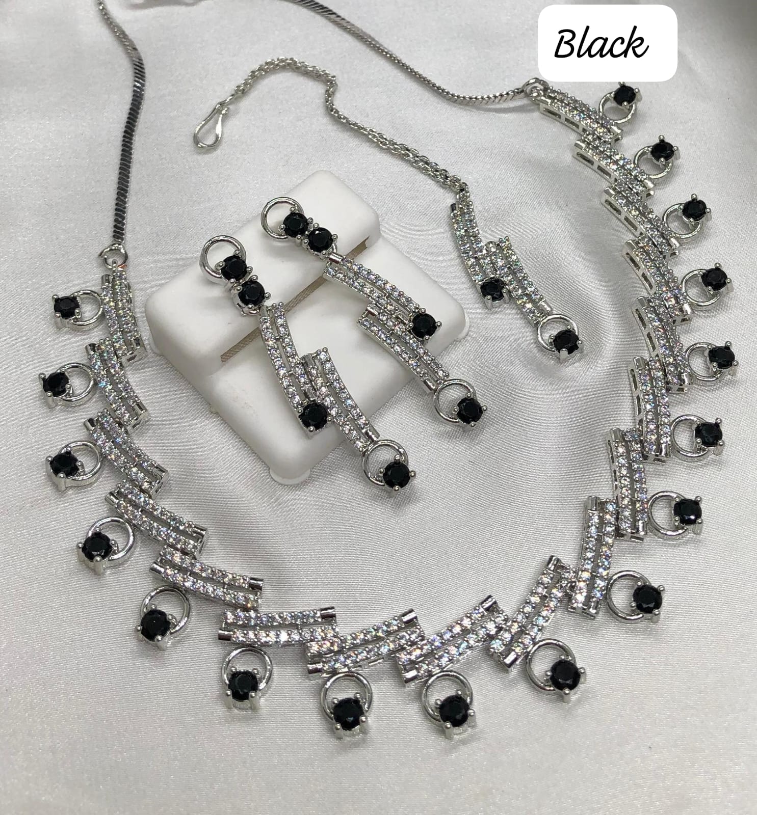 Luxury 4pcs Gold-Plated Jewelry Set for - Sparkling Rhinestone Necklace & Earrings,