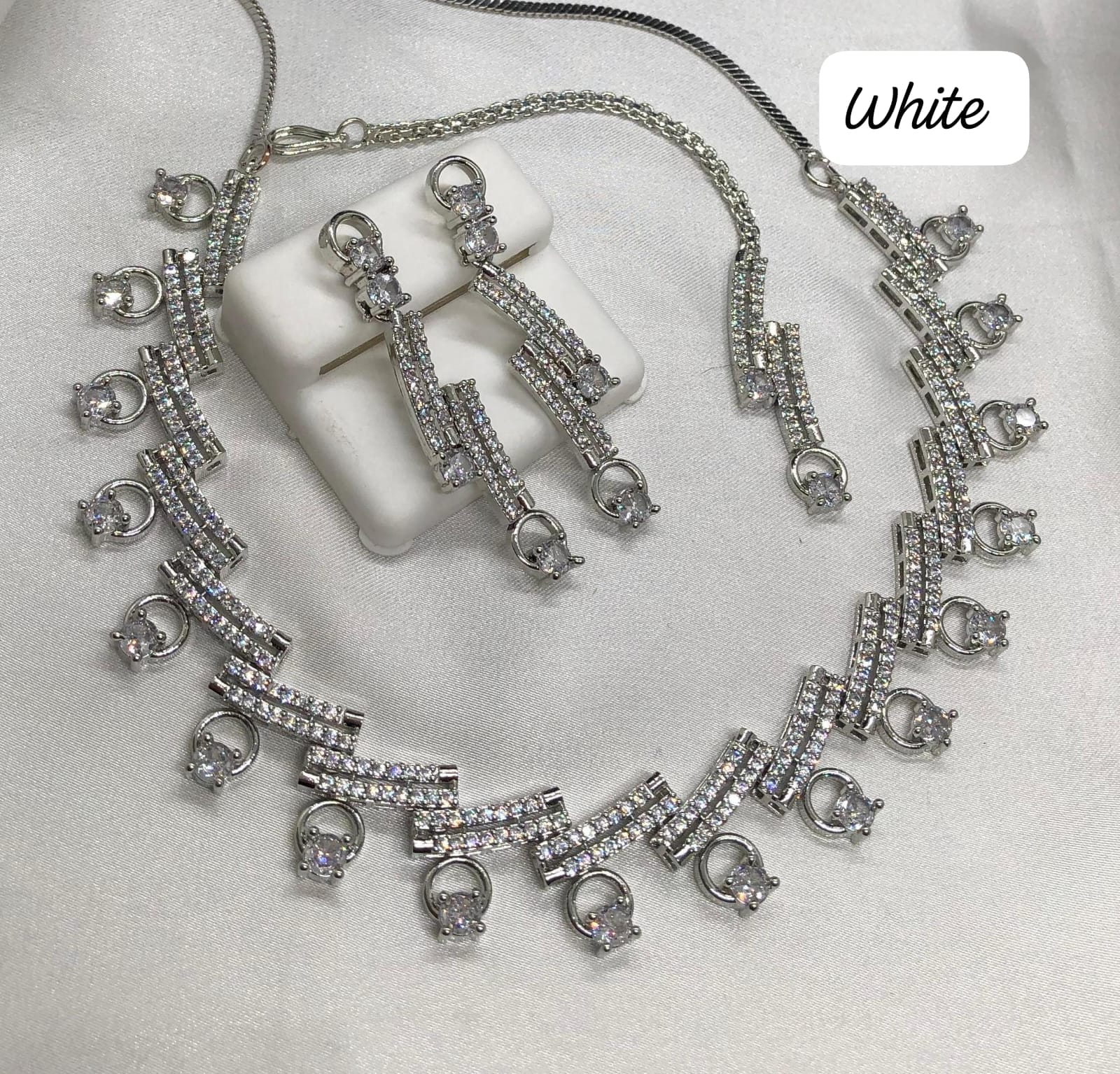 Luxury 4pcs Gold-Plated Jewelry Set for - Sparkling Rhinestone Necklace & Earrings,